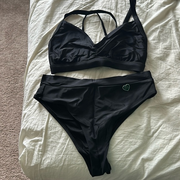 Body Glove Bikini New No Tags, top D, bottom M - Picture 1 of 5